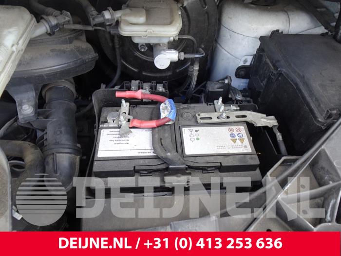 Opel Vivaro 1.6 CDTI 90 Vehículo de desguace (2016, Blanco)