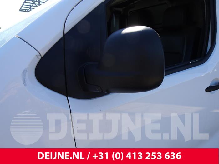 Opel Vivaro 1.5 CDTI 102 Samochód złomowany (2020, Bialy)
