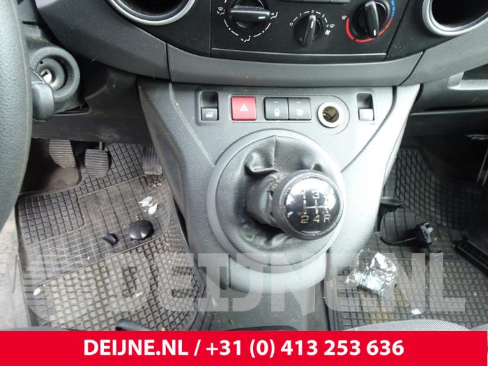 Citroen Berlingo 1.6 BlueHDI 75 Vehículo de desguace (2017, Metálico, Gris)