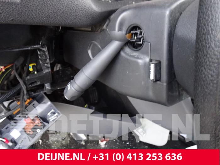 Opel Vivaro 2.0 CDTI 150 Schrottauto (2020, Schwarz)