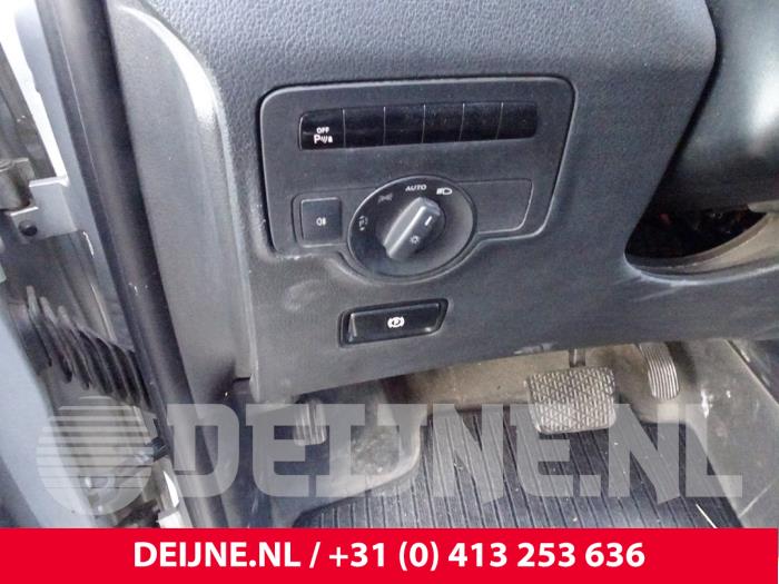 Mercedes Vito 2.2 114 CDI 16V Épave (2015, Gris)