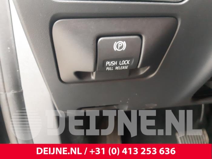 Volvo V60 I 2.4 D6 20V Plug-in Hybrid AWD Vehículo de desguace (2013, Negro)