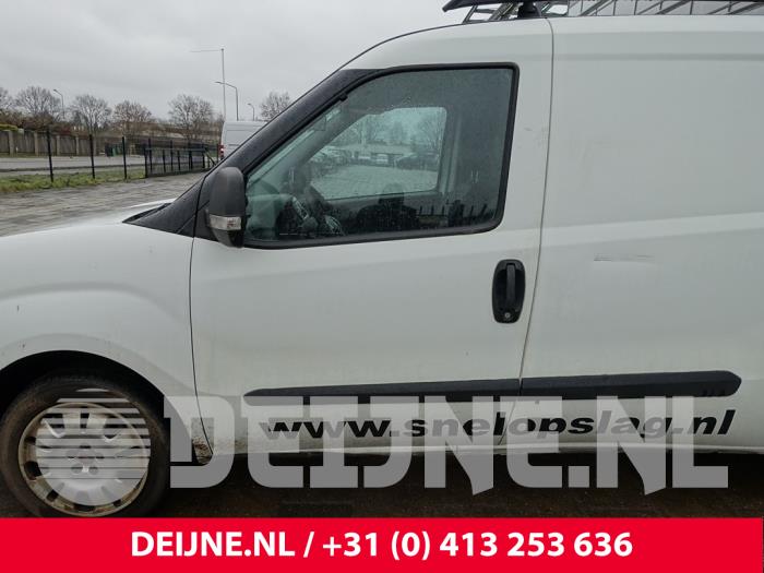 Fiat Doblo Cargo 1.3 MJ 16V DPF Euro 5 Vehículo de desguace (2013, Blanco)