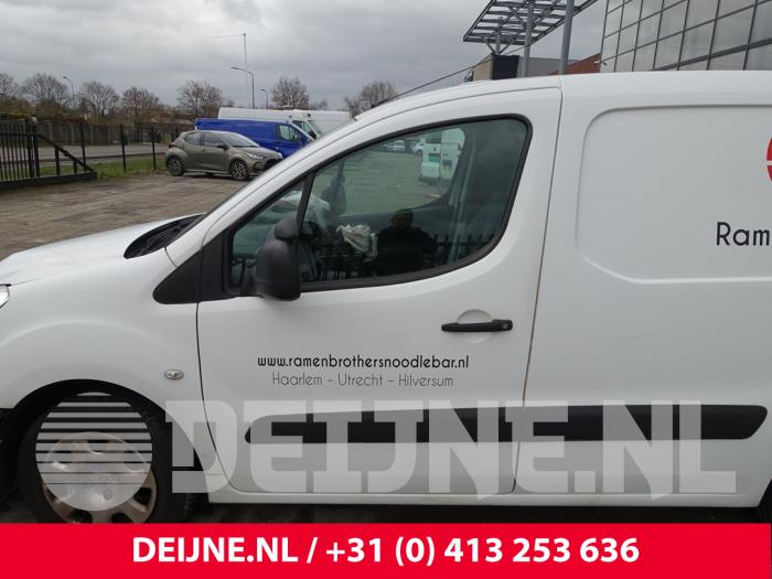 Peugeot Partner 1.6 HDI 90 Vehículo de desguace (2015, Blanco)