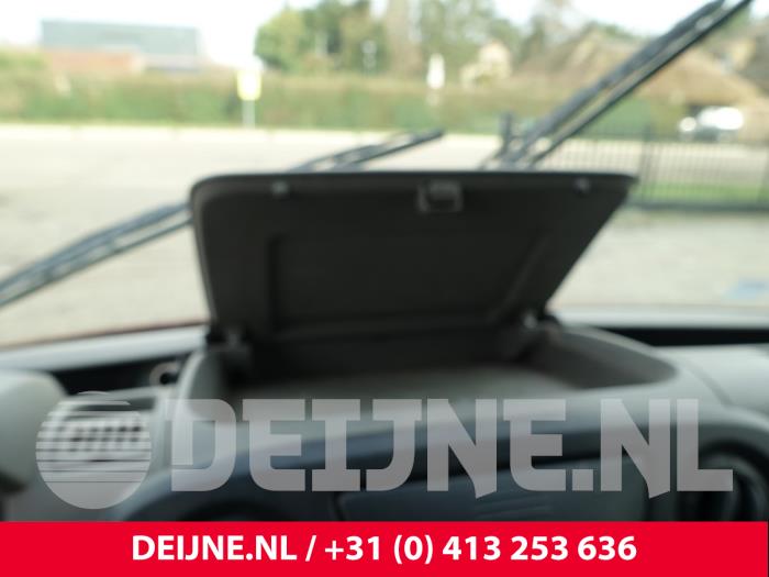 Renault Master IV 2.3 dCi 125 16V FWD Samochód złomowany (2011, Czerwony)