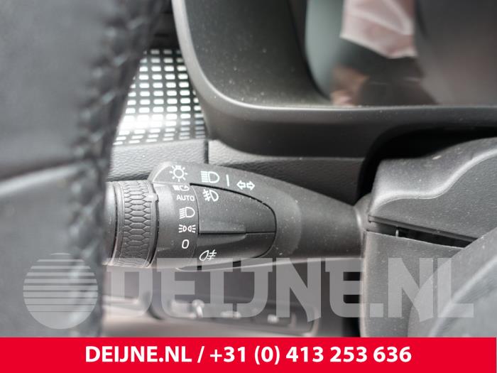 Volvo XC40 1.5 T3 Plug-in Hybrid 12V Épave (2022, Blanc)