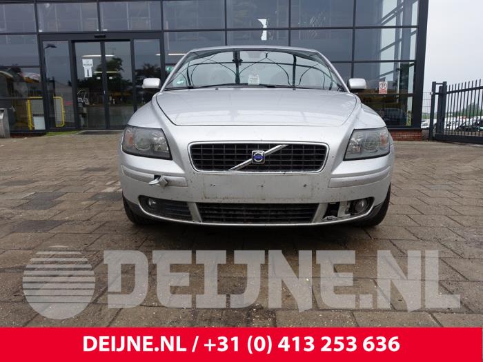 Volvo S40 2.4 20V Salvage vehicle (2006, Gray)