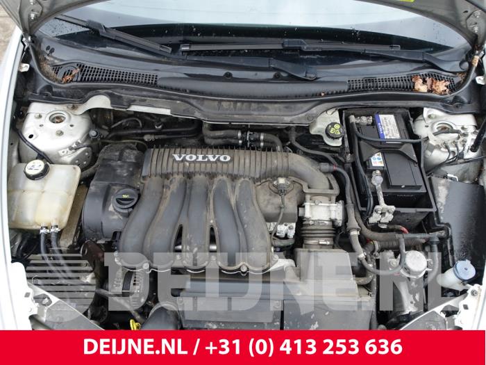 Volvo S40 2.4 20V Salvage vehicle (2006, Gray)