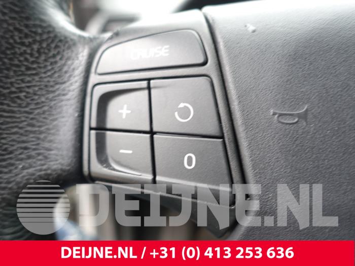 Volvo S40 2.4 20V Salvage vehicle (2006, Gray)