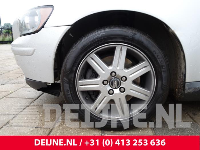 Volvo S40 2.4 20V Salvage vehicle (2006, Gray)