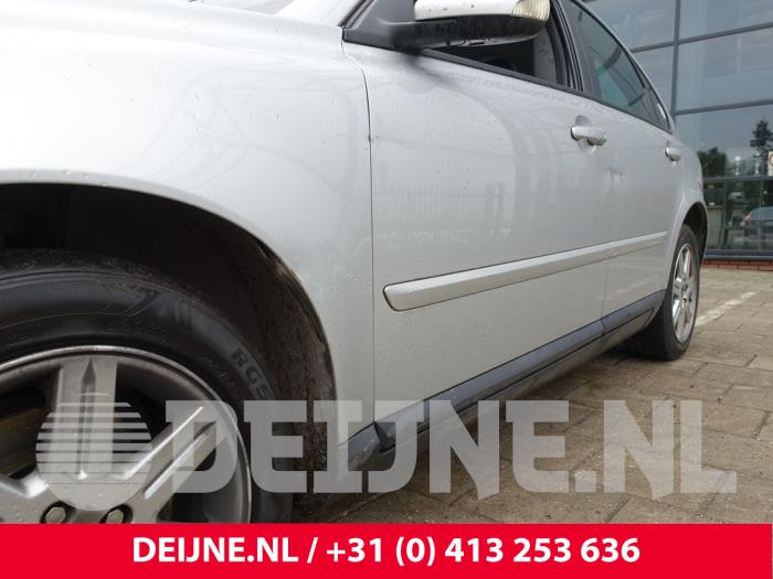 Volvo S40 2.4 20V Salvage vehicle (2006, Gray)