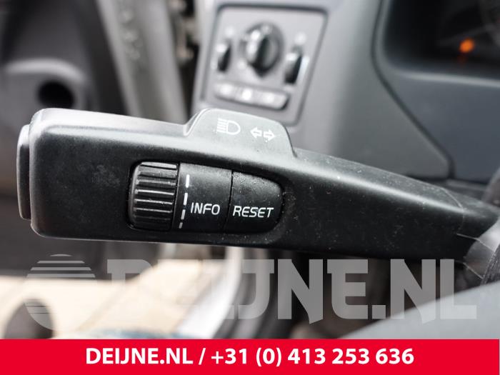 Volvo S40 2.4 20V Salvage vehicle (2006, Gray)