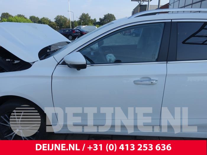 MG MG5 Electric Long Range 61 kWh Épave (2023, Blanc)