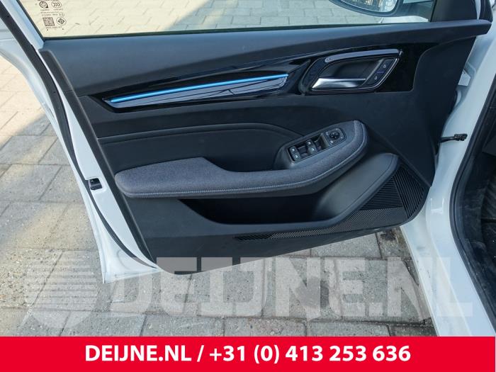 MG MG5 Electric Long Range 61 kWh Épave (2023, Blanc)