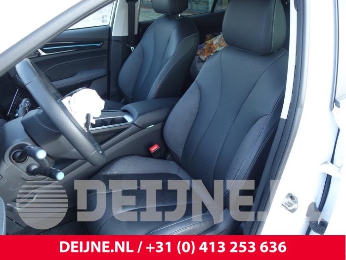 MG MG5 Electric Long Range 61 kWh Épave (2023, Blanc)