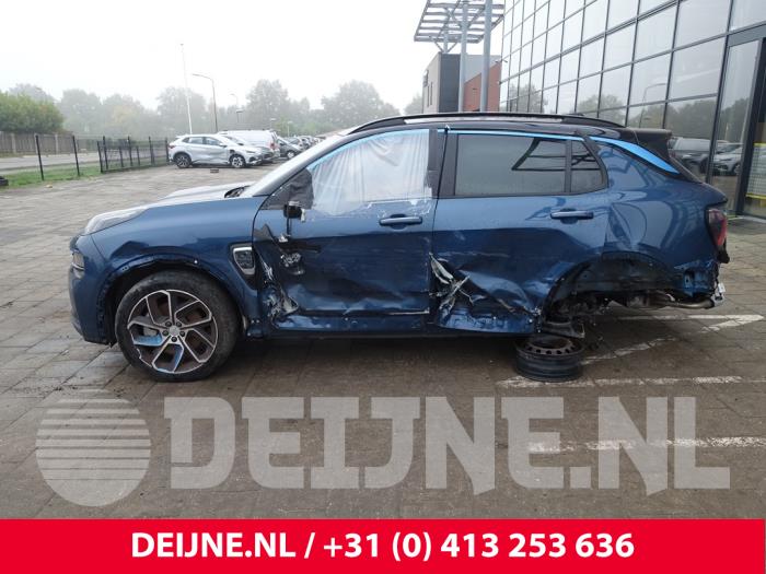 Lynk & Co 01 1.5 PHEV Épave (2023, Bleu)