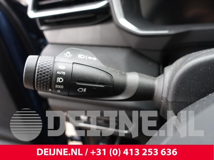 Lynk & Co 01 1.5 PHEV Épave (2023, Bleu)