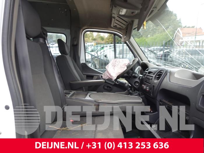 Renault Master III 2.3 dCi 165 16V RWD Épave (2017, Blanc)