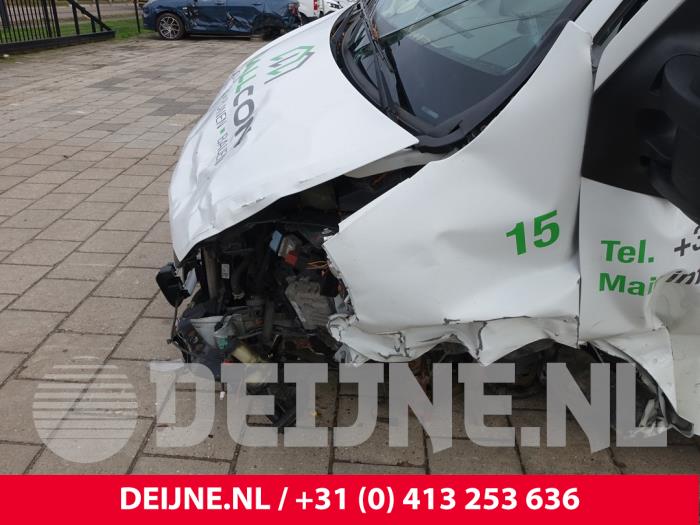 Renault Master III 2.3 dCi 165 16V RWD Épave (2017, Blanc)