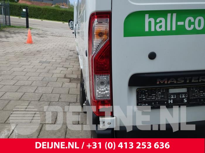 Renault Master III 2.3 dCi 165 16V RWD Épave (2017, Blanc)