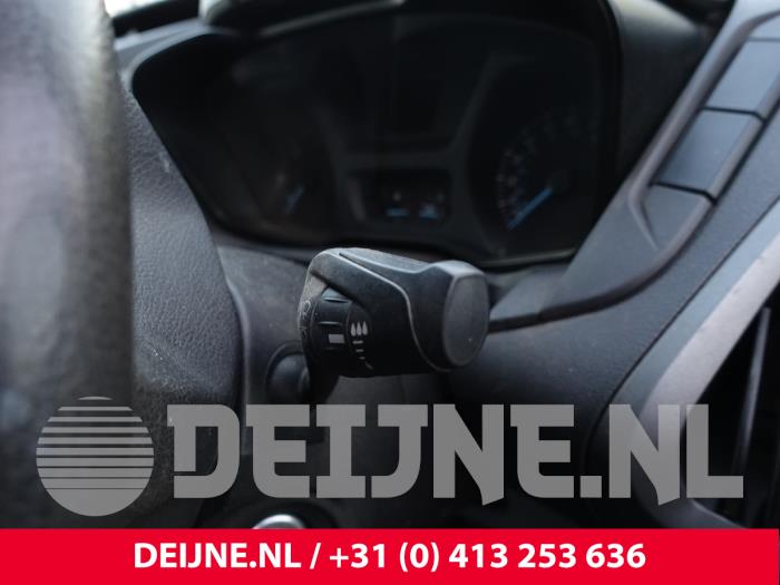 Ford Transit Custom 2.0 TDCi 16V Eco Blue 105 Vehículo de desguace (2017, Blanco)