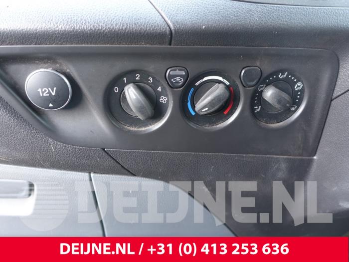 Ford Transit Custom 2.0 TDCi 16V Eco Blue 105 Vehículo de desguace (2017, Blanco)