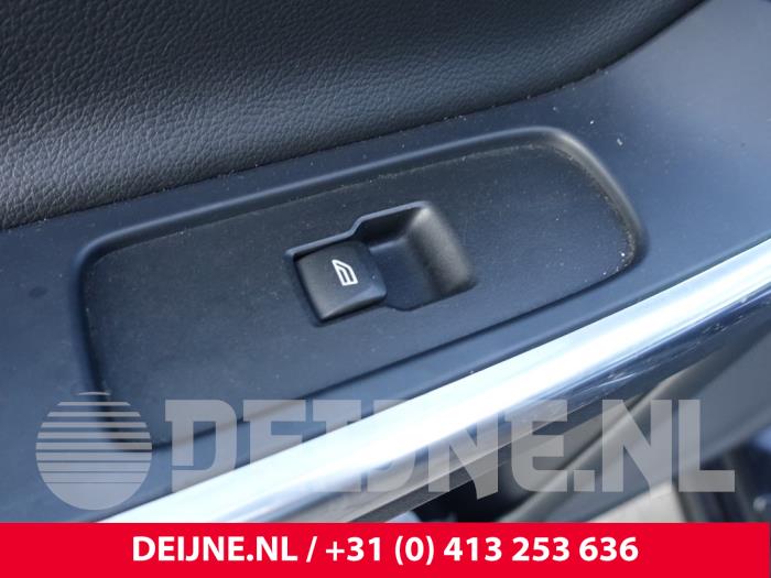 Volvo S60 II 2.0 D4 16V Samochód złomowany (2016, Ciemny, Niebieski)