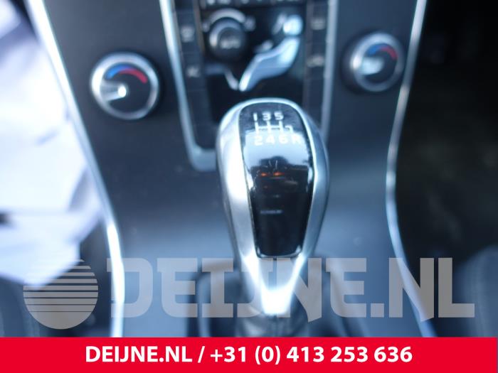 Volvo S60 II 2.0 D4 16V Samochód złomowany (2016, Ciemny, Niebieski)