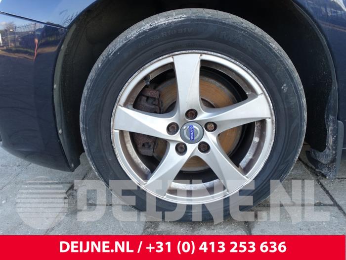Volvo S60 II 2.0 D4 16V Samochód złomowany (2016, Ciemny, Niebieski)