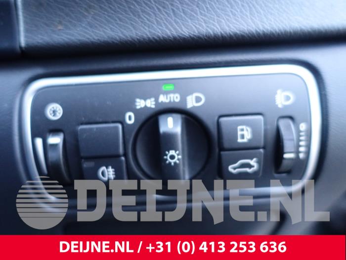 Volvo S60 II 2.0 D4 16V Samochód złomowany (2016, Ciemny, Niebieski)
