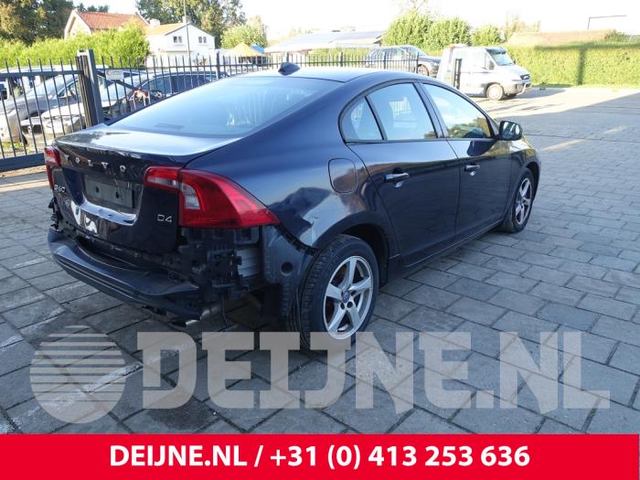 Volvo S60 II 2.0 D4 16V Samochód złomowany (2016, Ciemny, Niebieski)