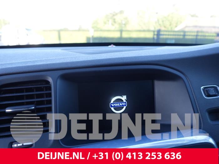 Volvo S60 II 2.0 D4 16V Samochód złomowany (2016, Ciemny, Niebieski)