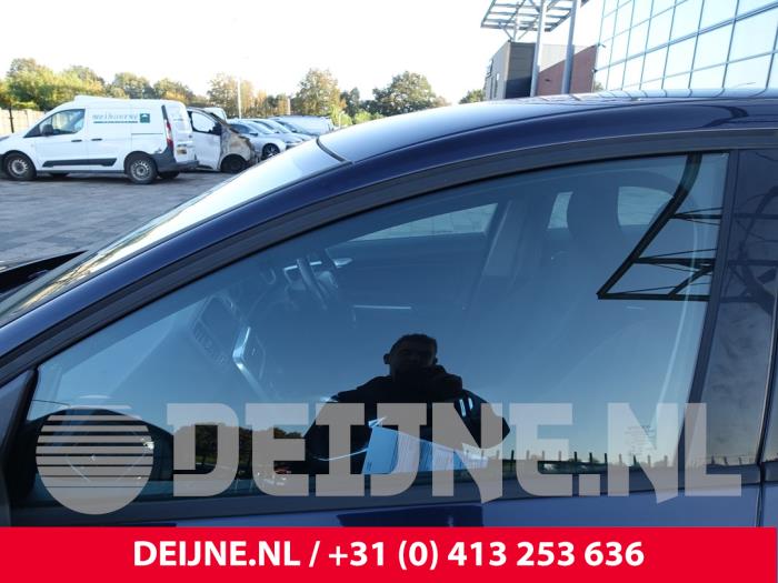 Volvo S60 II 2.0 D4 16V Samochód złomowany (2016, Ciemny, Niebieski)