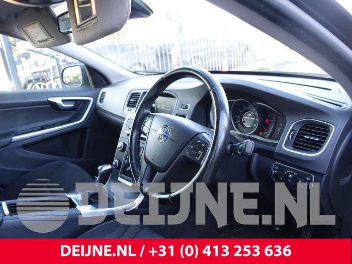 Volvo S60 II 2.0 D4 16V Samochód złomowany (2016, Ciemny, Niebieski)