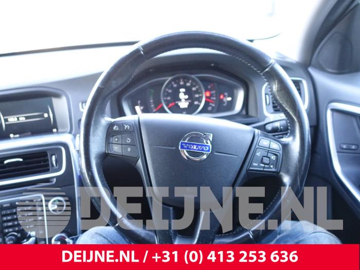 Volvo S60 II 2.0 D4 16V Samochód złomowany (2016, Ciemny, Niebieski)