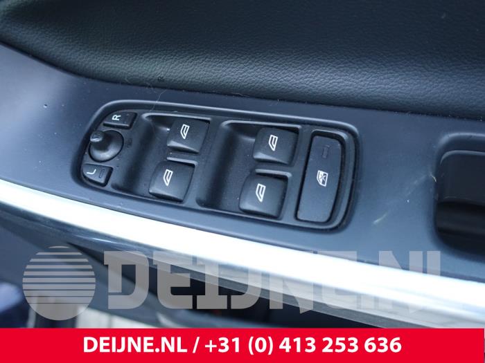 Volvo S60 II 2.0 D4 16V Samochód złomowany (2016, Ciemny, Niebieski)