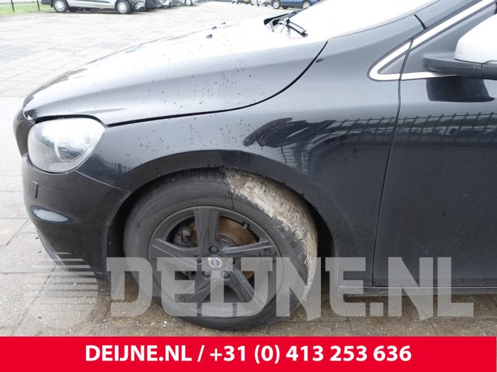 Volvo V40 2.0 D2 16V Épave (2015, Noir)