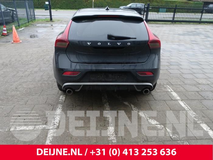 Volvo V40 2.0 D2 16V Épave (2015, Noir)