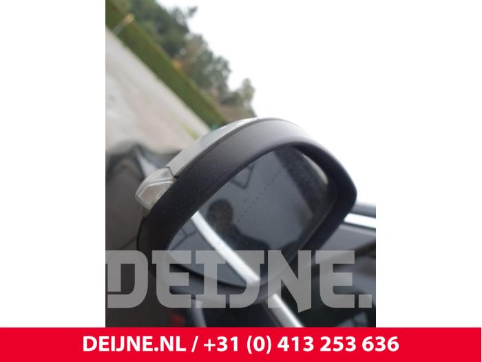 Volvo V40 2.0 D2 16V Épave (2015, Noir)