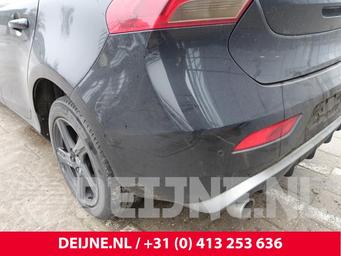 Volvo V40 2.0 D2 16V Épave (2015, Noir)