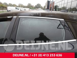Volvo V40 2.0 D2 16V Épave (2015, Noir)