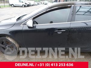 Volvo V40 2.0 D2 16V Épave (2015, Noir)