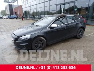 Volvo V40 2.0 D2 16V Épave (2015, Noir)