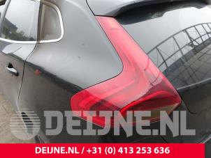 Volvo V40 2.0 D2 16V Épave (2015, Noir)