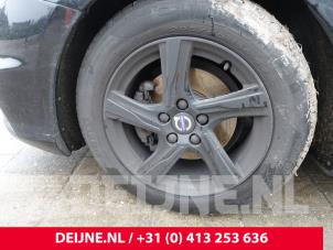 Volvo V40 2.0 D2 16V Épave (2015, Noir)