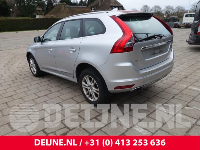 Volvo XC60 I 2.0 D4 16V Vehículo de desguace (2015, Gris plateado)
