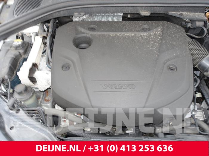 Volvo XC60 I 2.0 D4 16V Vehículo de desguace (2015, Gris plateado)