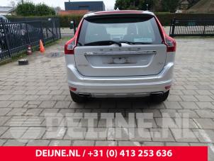 Volvo XC60 I 2.0 D4 16V Vehículo de desguace (2015, Gris plateado)
