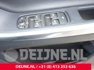 Volvo XC60 I 2.0 D4 16V Vehículo de desguace (2015, Gris plateado)