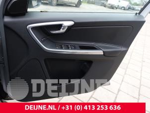Volvo XC60 I 2.0 D4 16V Vehículo de desguace (2015, Gris plateado)